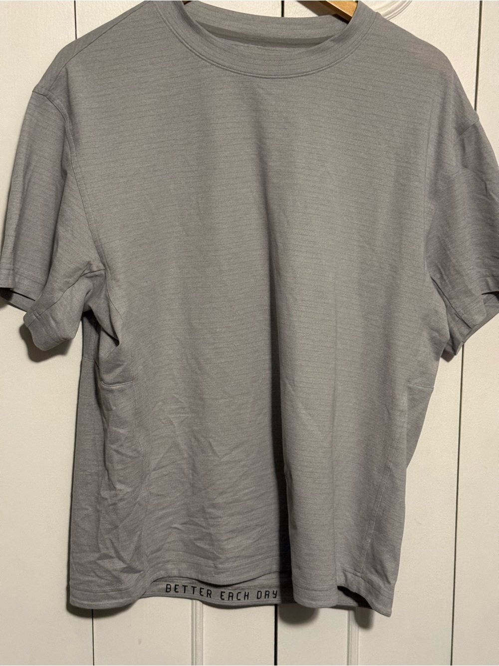 lululemon athletica Men's Light Gray Crew Neck Short Sleeve Tee